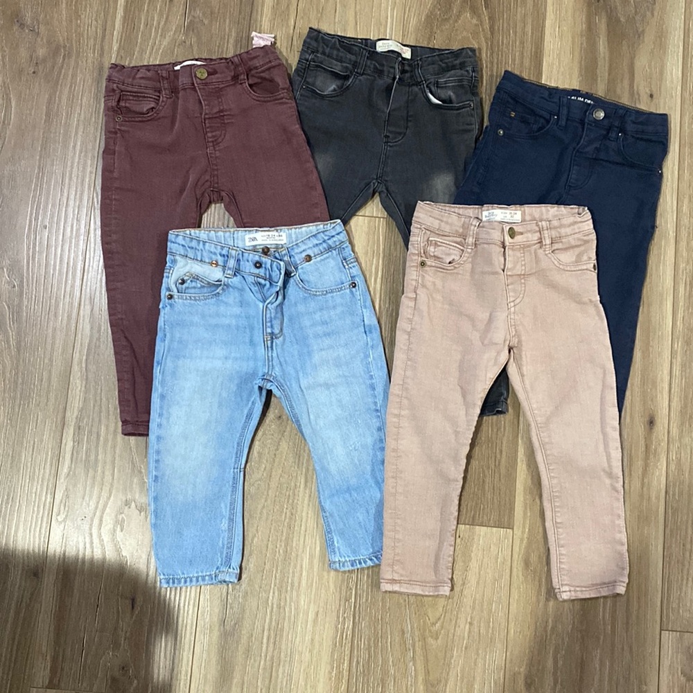 5 pairs of Zara boys denim jeans   Size 18-24 months.